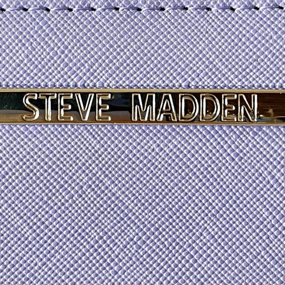 Steve Madden Bzippy Zip Around Wallet in Lilac - Picture 3 of 5